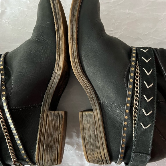 Coolway Slouch Boots - Picture 7 of 13